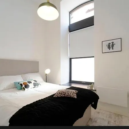 2 Bed Sleeps 6 * Лідс